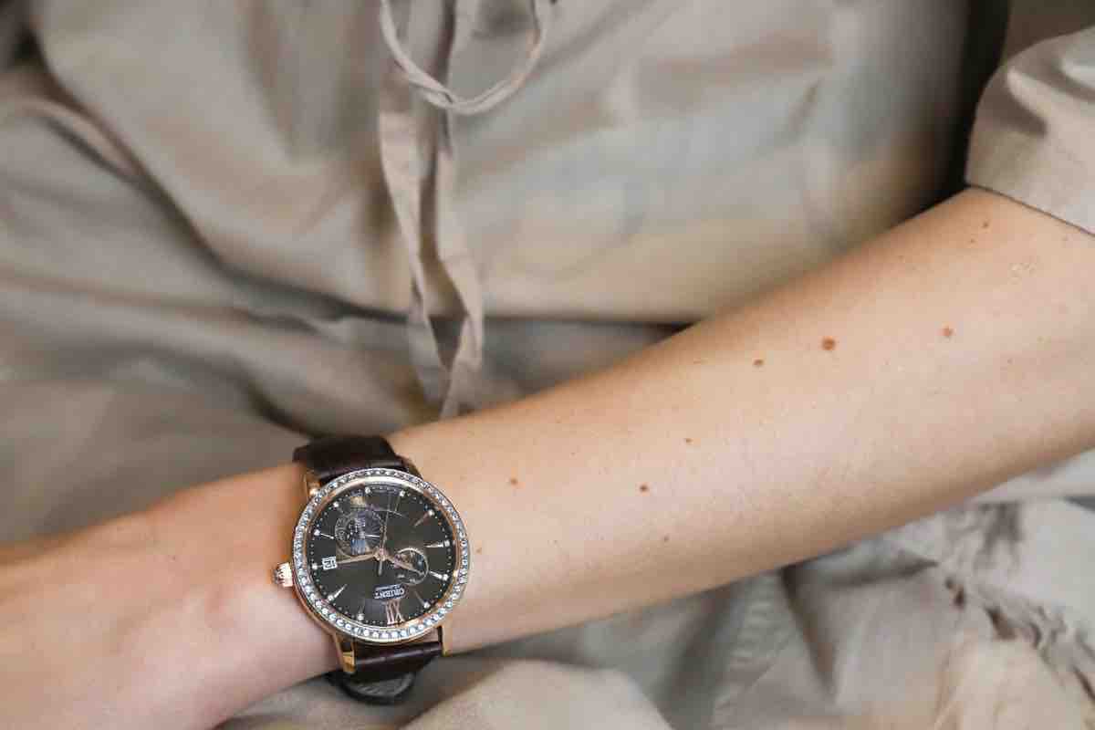 Tips lựa chọn đồng hồ làm quà tặng mẹ cực chuẩn - Ảnh 6