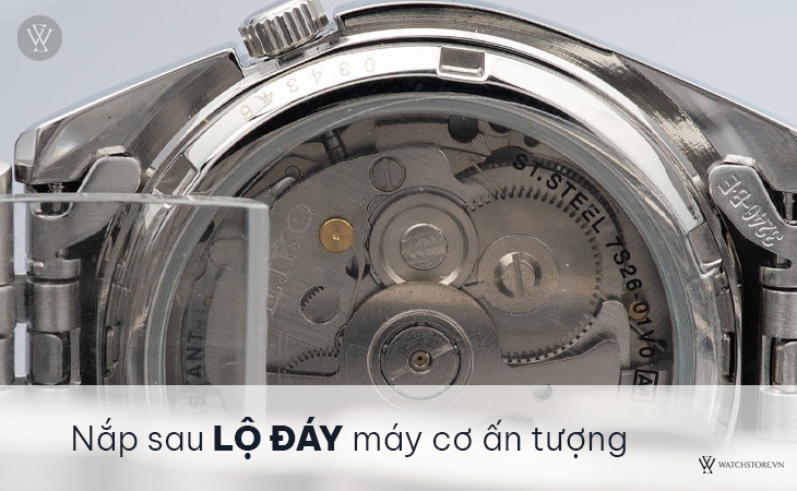 Seiko SNK357K1 lộ đáy máy cơ