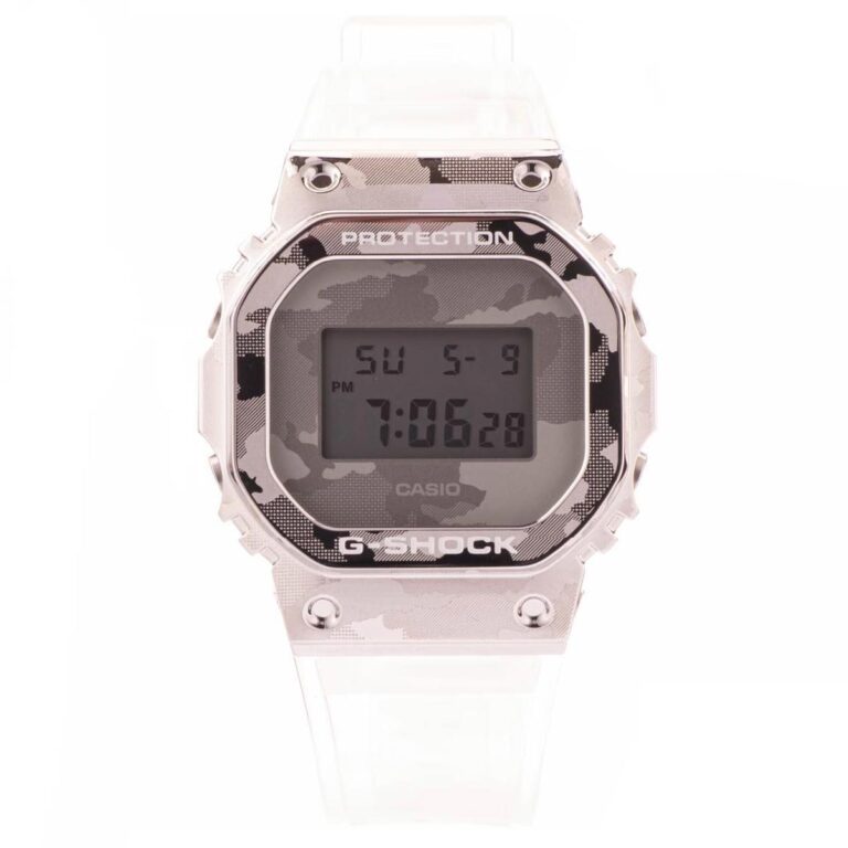 Casio 49.6 × 43.2 mm Nam GM-5600SCM-1DR