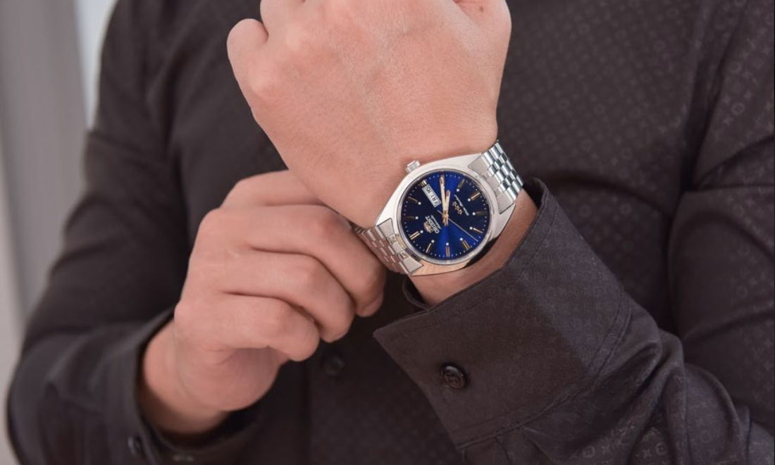 dong ho gia khoang 5 trieu orient 3 sao