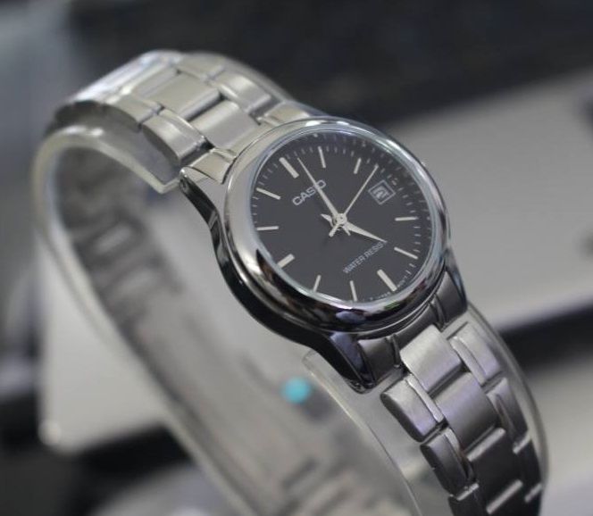 Casio LTP-V002D-1AUDF Women's Metal Watch For £84 For...