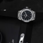Hublot 33mm Nữ 582.NX.1170.RX.1704 - Ảnh 2
