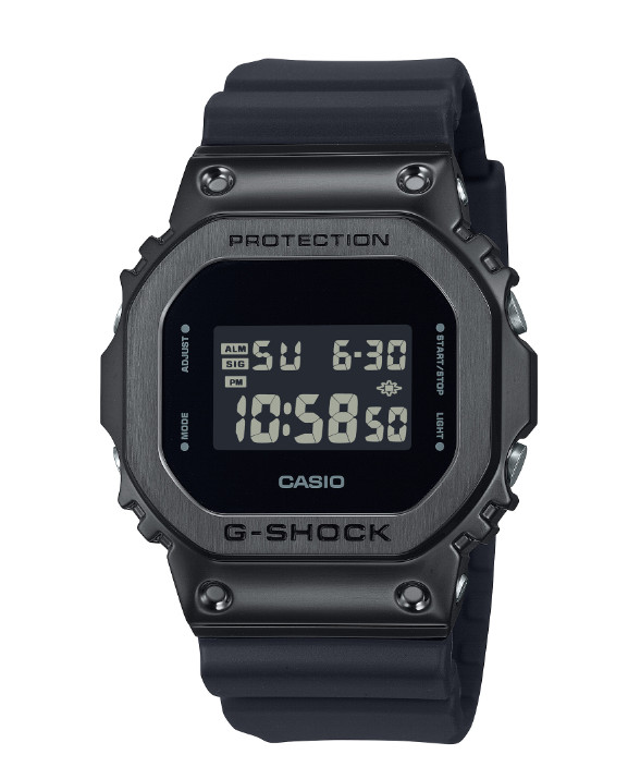 Casio 49.6 × 43.2 mm Nam GM-5600UB-1DR