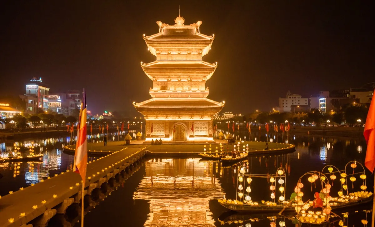 Đếm ngược còn bao nhiêu ngày nữa đến Giao thừa 2025 Ất Tỵ? Nghi lễ cụ thể 3 anh giao thua 2 1728985062