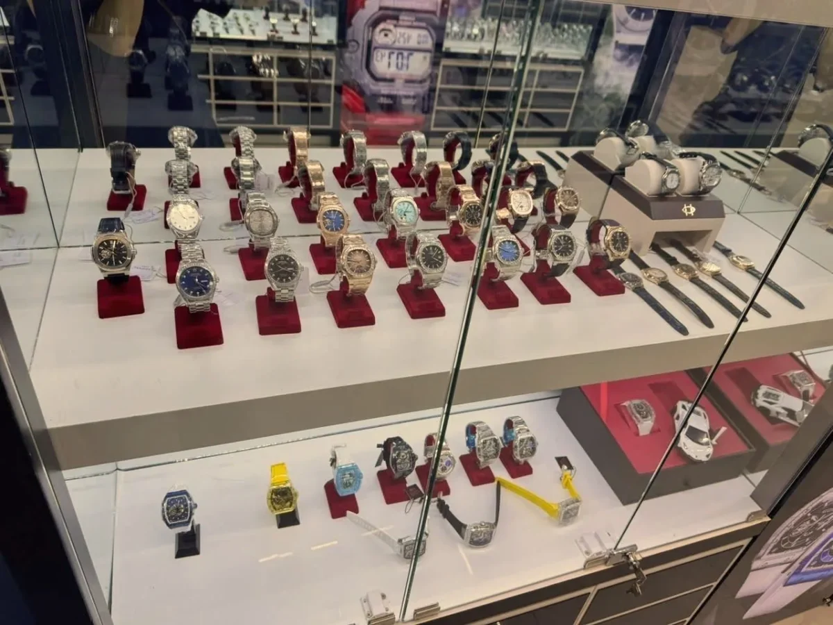 Quá trình thi công cửa hàng WatchStore thứ 5 tại 339 Đ. Lê Duẩn, Tân Chính, Thanh Khê, Đà Nẵng 9 watchstore da nang 3 1732782177