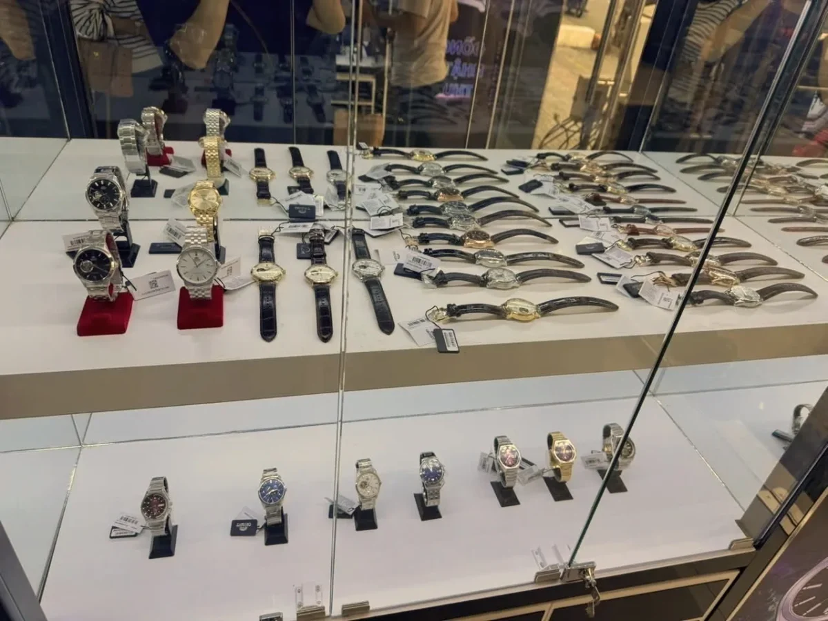 Quá trình thi công cửa hàng WatchStore thứ 5 tại 339 Đ. Lê Duẩn, Tân Chính, Thanh Khê, Đà Nẵng 10 watchstore da nang 4 1732782178