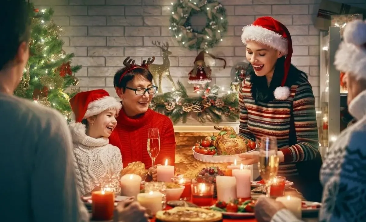 Còn bao nhiêu ngày nữa đến Noel 2025? Đếm ngược Giáng sinh 2 bua toi noel 2025 1733219724