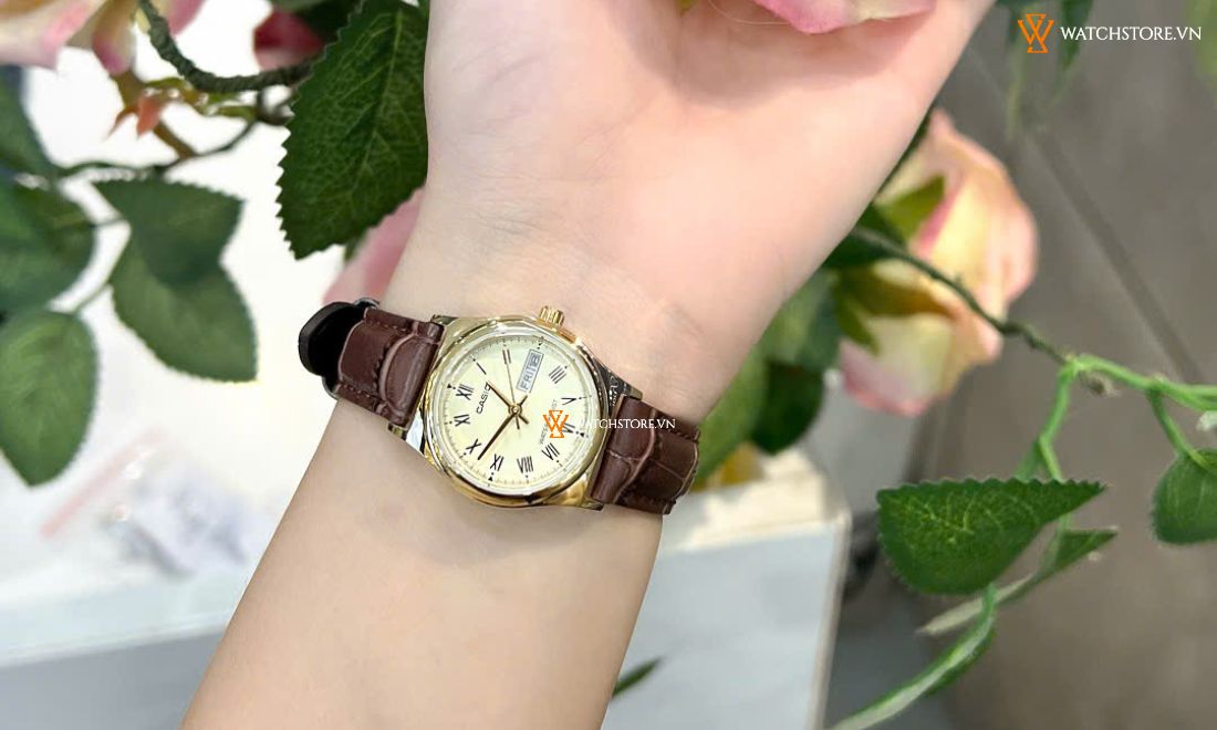 Top 60 mẫu đồng hồ nữ cho tay nhỏ được yêu thích nhất 2025 1 Đồng hồ cho nữ có cổ tay nhỏ