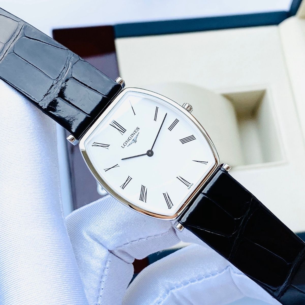 Top 16 những mẫu đồng hồ nam dây da đẹp mới lịch lãm 2024 13 Longines L4.705.4.11.2