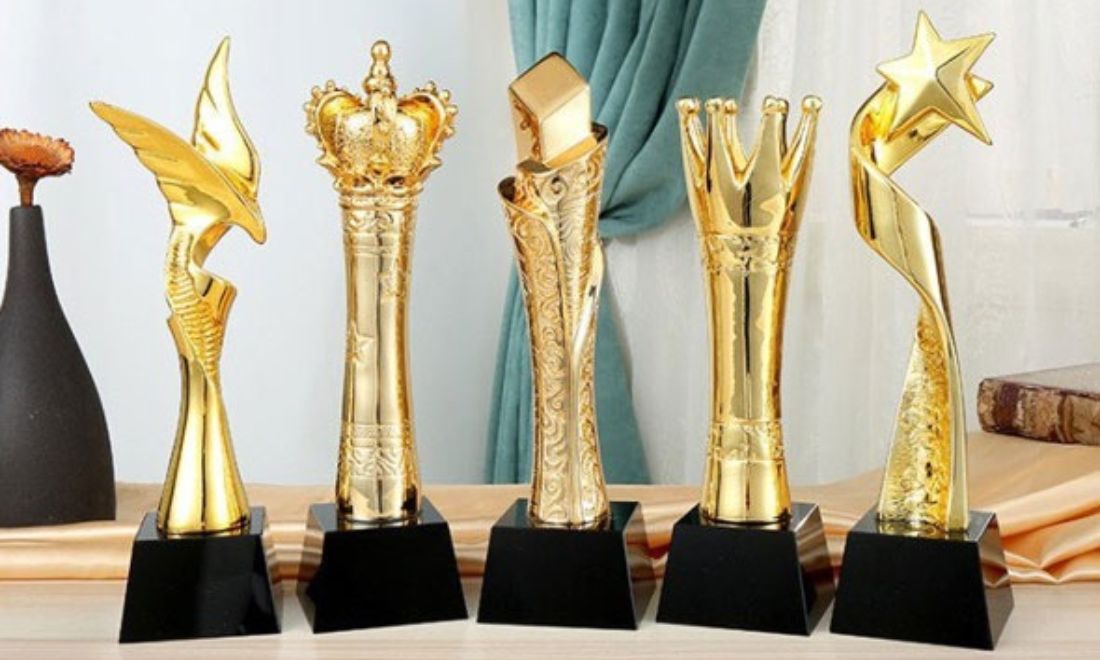 Bảng hoặc cúp vinh danh