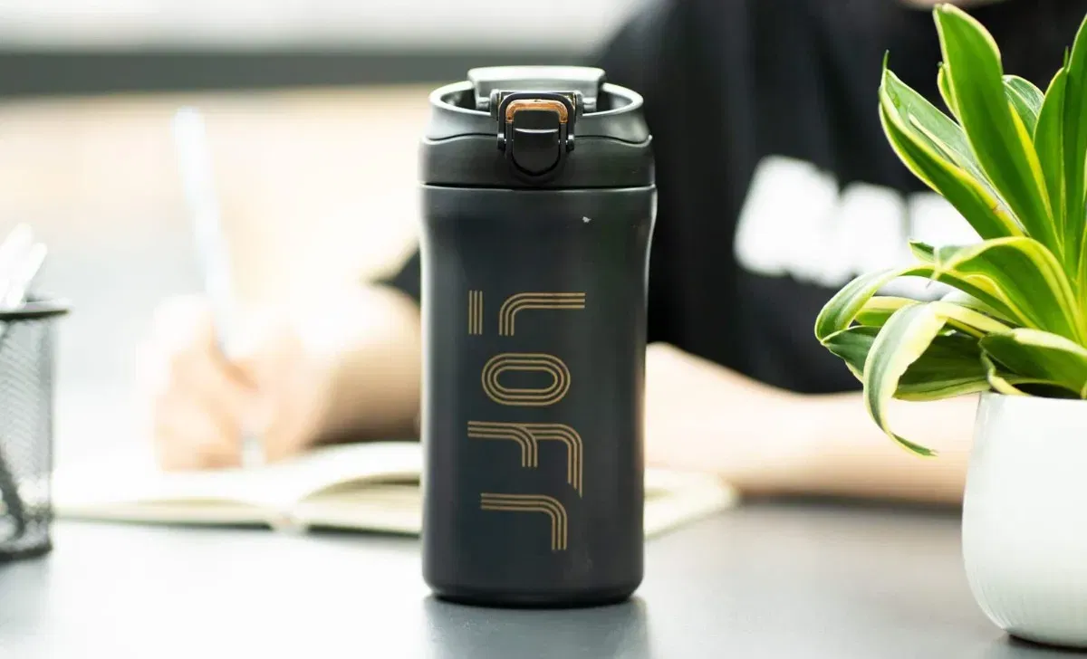 10 món quà tặng 20/11 độc đáo, hữu dụng cho thầy cô vui 8 bình nước giữ nhiệt