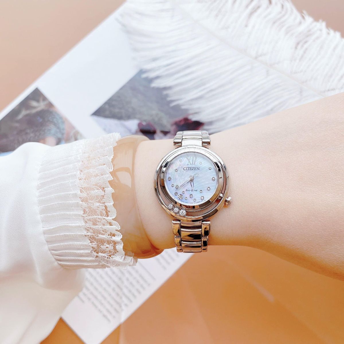 Cách phối đồ nữ siêu dễ với đồng hồ đeo tay - Ảnh 5