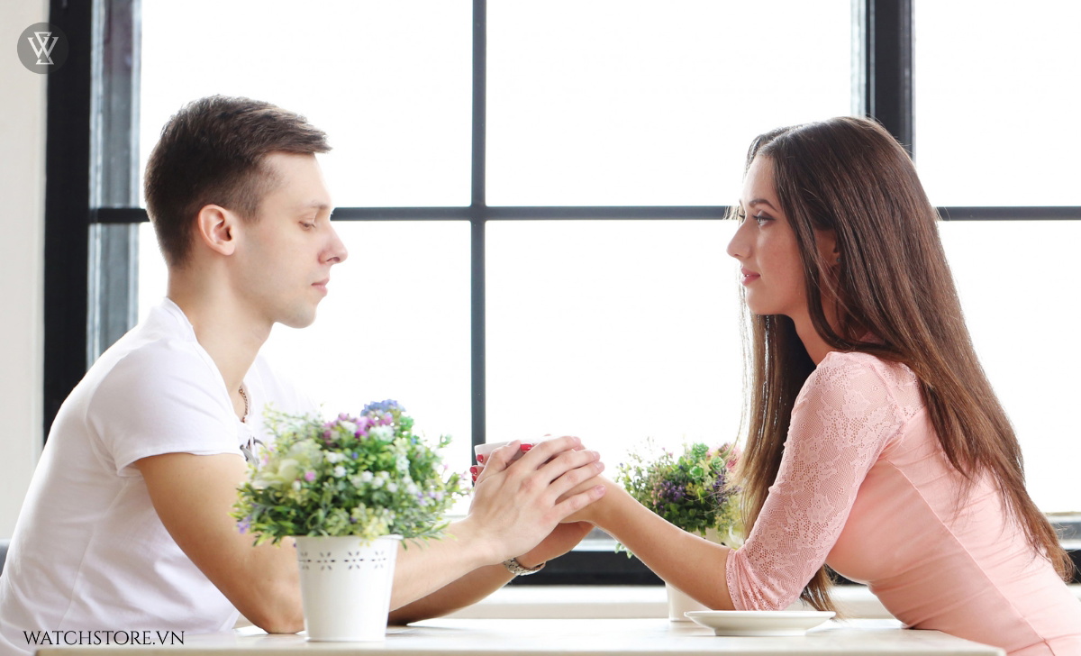 Cách trị đàn ông im lặng? 5 món quà giúp họ vui lên tức thì 10 cach tri dan ong im lang lam hoa1