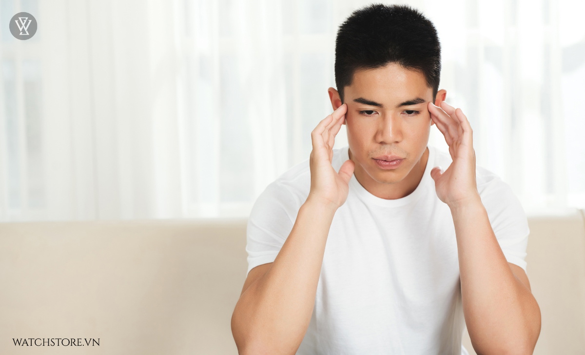 Cách trị đàn ông im lặng? 5 món quà giúp họ vui lên tức thì 7 cach tri dan ong im lang suy nghi1