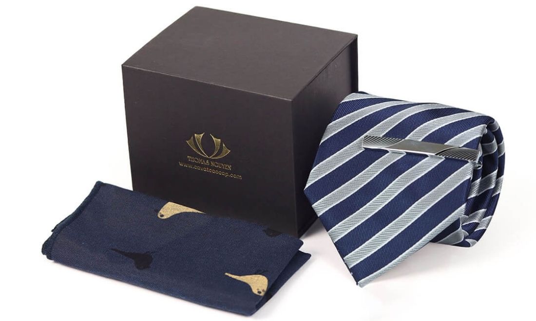 15+ gợi ý tinh tế mua quà tặng sếp nam ghi điểm tuyệt đối 4 Bộ cà vạt và khuy măng sét giúp sếp tôn lên phong cách chuyên nghiệp