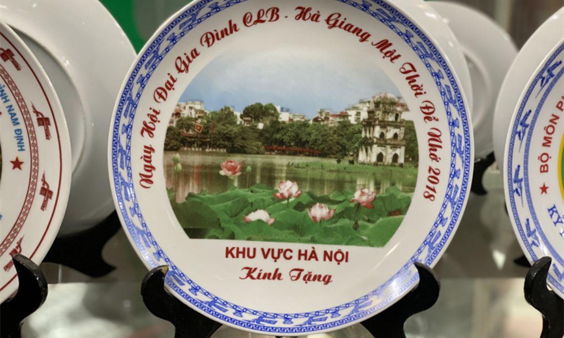 dia gom su in logo la qua tang dai hoi dang truyen thong dep mat gia phai chang