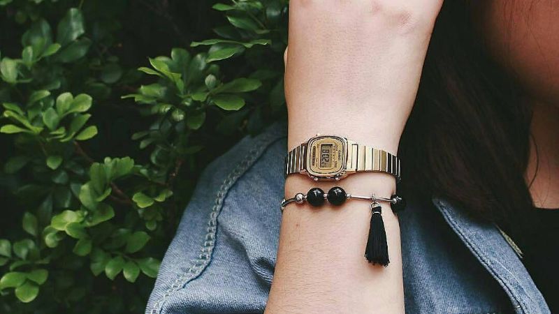 Hướng dẫn cách mix đồng hồ đeo tay phù hợp với đồ công sở nữ - Ảnh 2