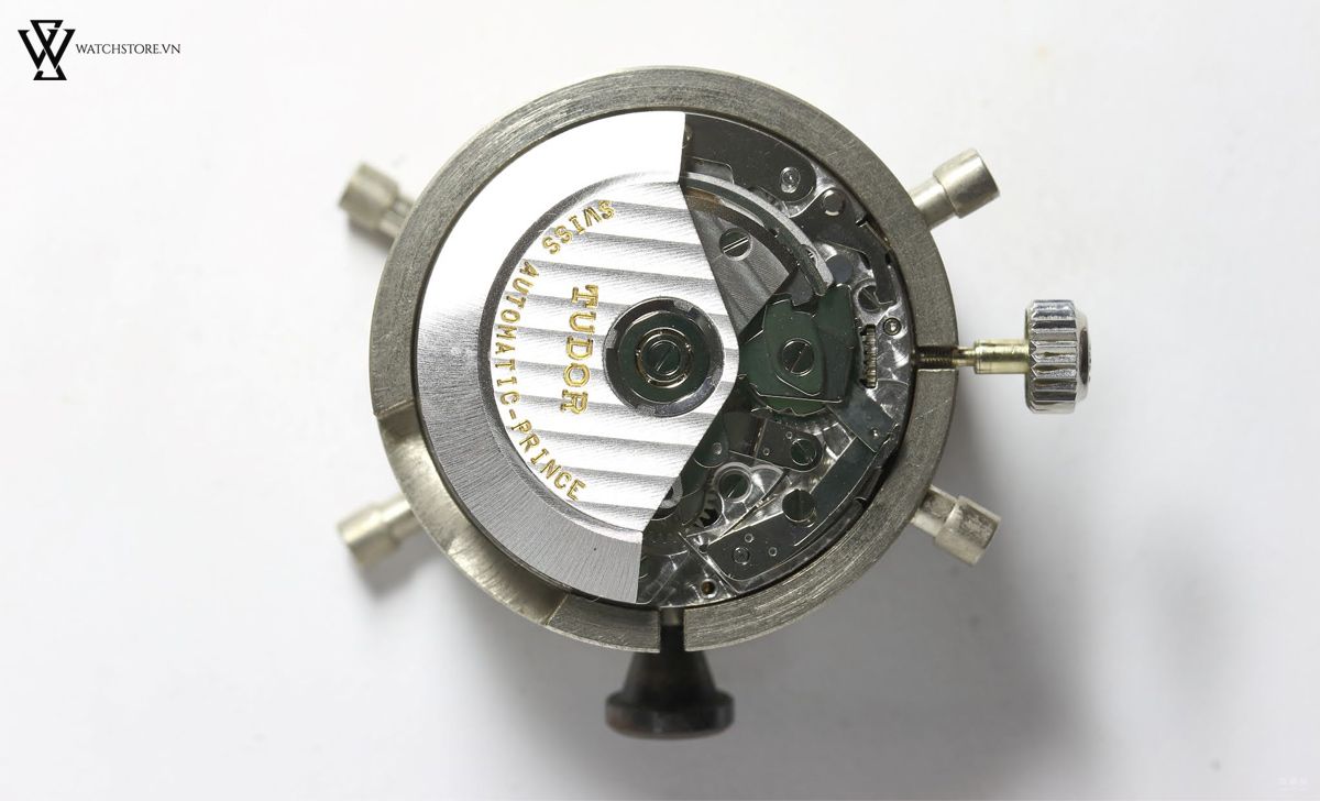 Đồng hồ cơ không chạy là vì sao? Cách khắc phục hiệu quả nhất - Ảnh 4 Đồng hồ cơ không chạy là vì sao? Cách khắc phục hiệu quả nhất - Ảnh 4