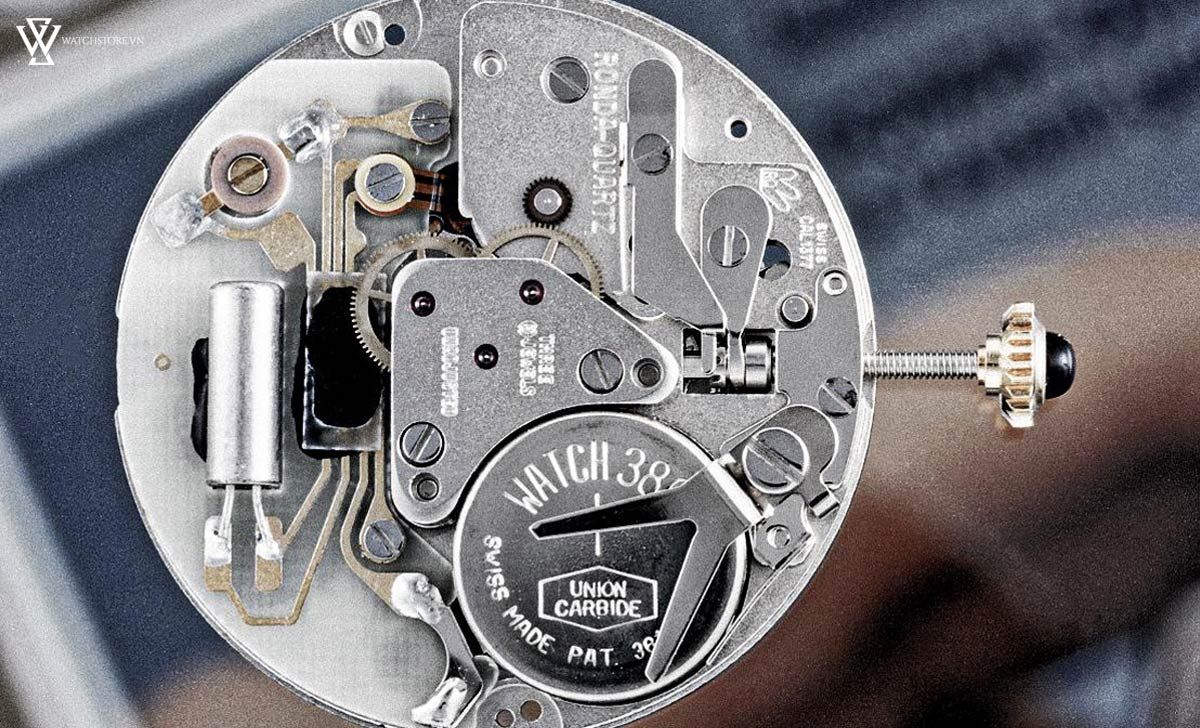 Máy Quartz là gì? Đồng hồ Quartz là gì? - Ảnh 1 Máy Quartz là gì? Đồng hồ Quartz là gì? - Ảnh 1