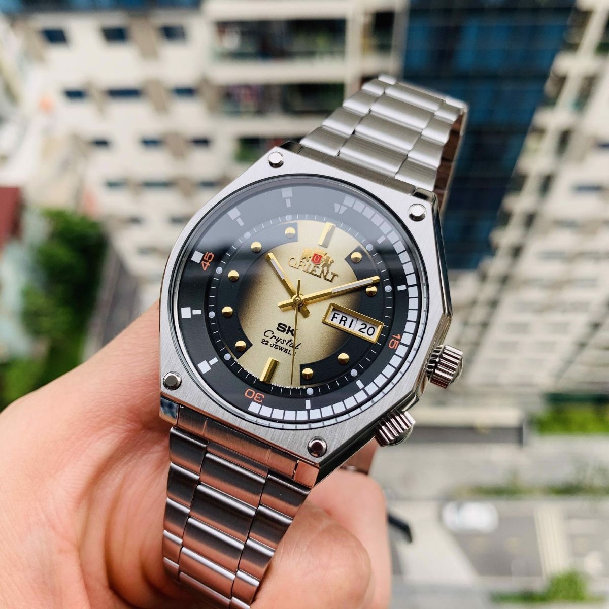 Top những đồng hồ nam dây kim loại làm mưa gió thị trường 2023 tại WatchStore - Ảnh 6