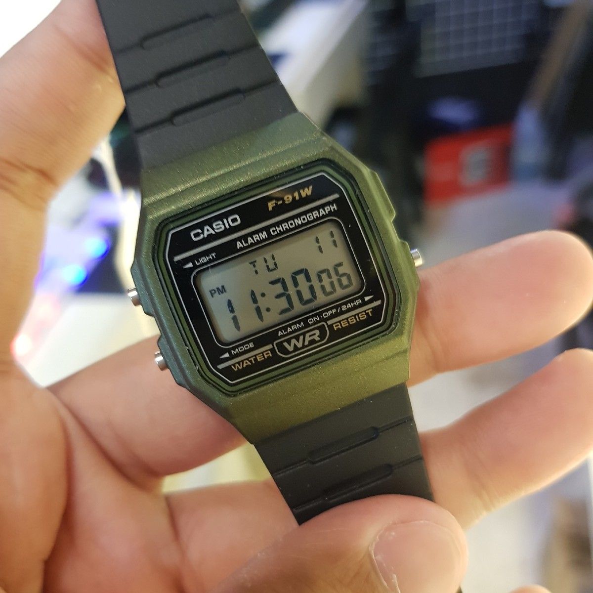 Có nên mua đồng hồ nam giá rẻ dưới 500k không? - Ảnh 6