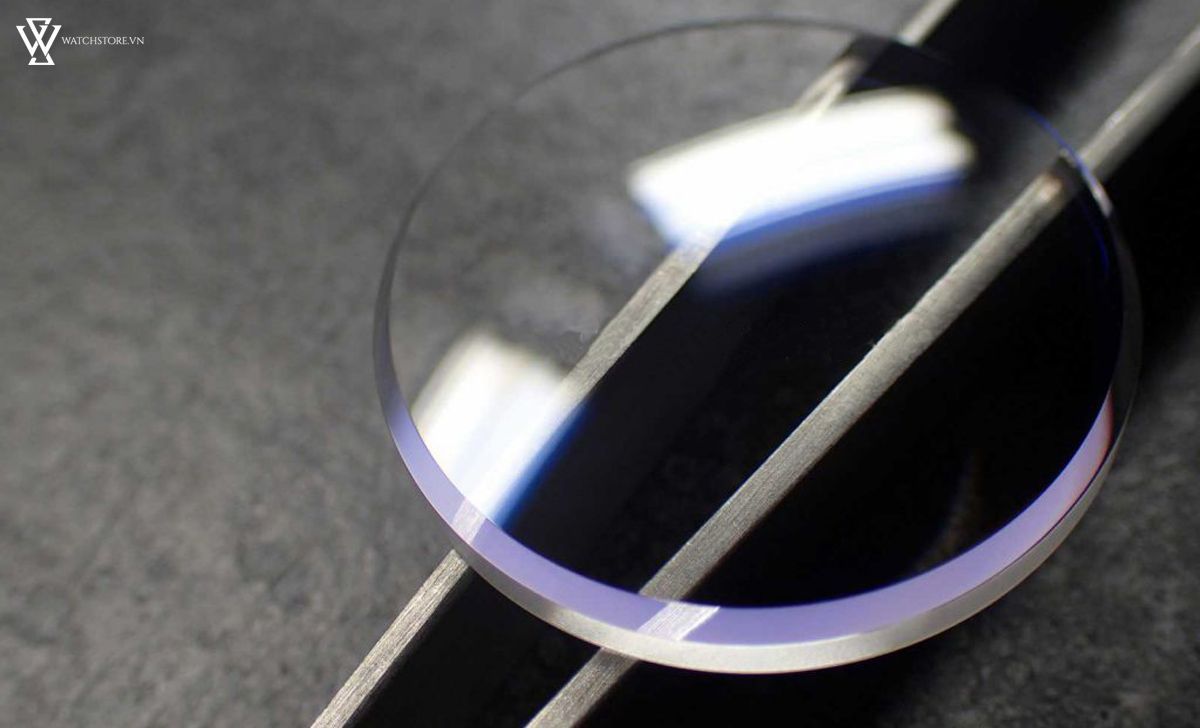 So sánh đồng hồ kính khoáng và kính sapphire loại nào tốt hơn? - Ảnh 1