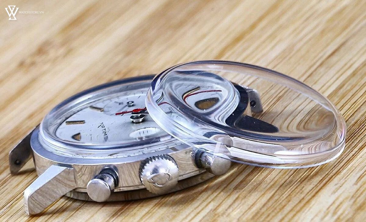 So sánh đồng hồ kính khoáng và kính sapphire loại nào tốt hơn? - Ảnh 2