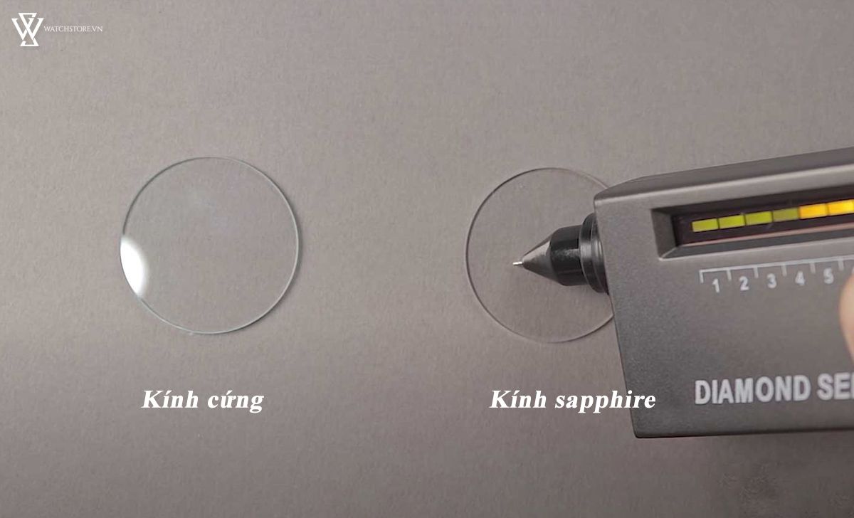 So sánh đồng hồ kính khoáng và kính sapphire loại nào tốt hơn? - Ảnh 4