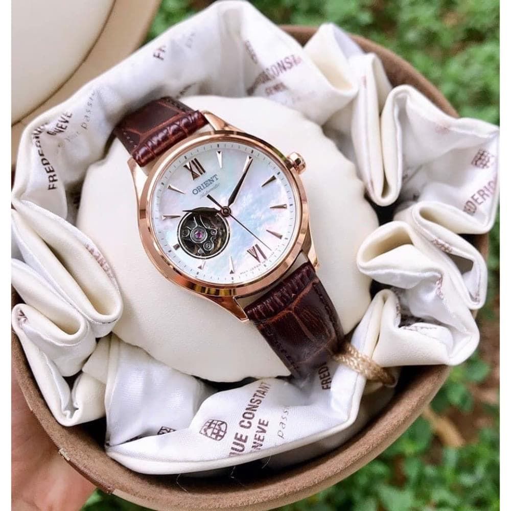 Top những mẫu đồng hồ nữ đẹp nhất cho nàng công sở - Ảnh 8