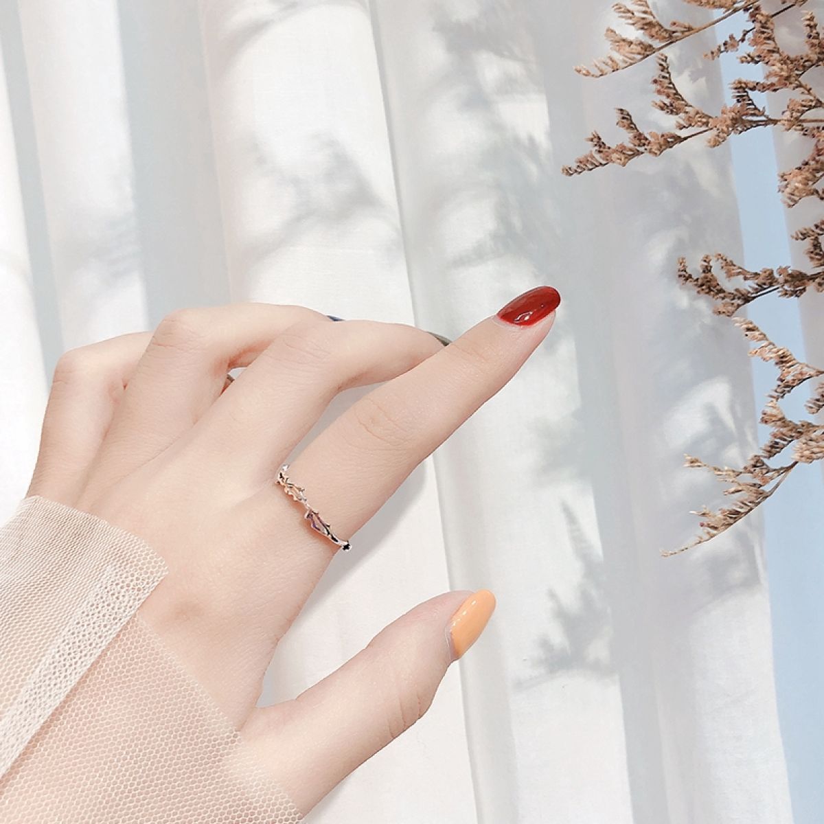 10 món phụ kiện thời trang nữ không thể thiếu trong tủ đồ phái đẹp - Ảnh 3 10 món phụ kiện thời trang nữ không thể thiếu trong tủ đồ phái đẹp - Ảnh 3