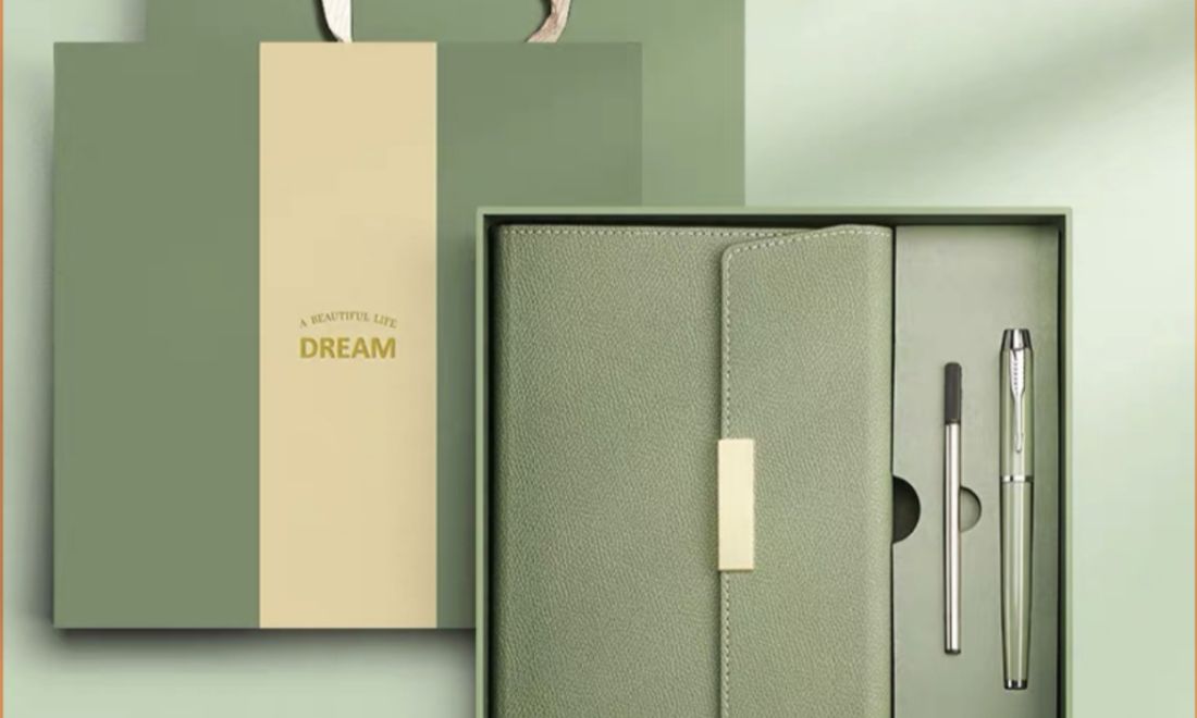 Gợi ý quà tặng tốt nghiệp đại học kèm theo lời chúc ý nghĩa 7 Sổ tay và bút ký