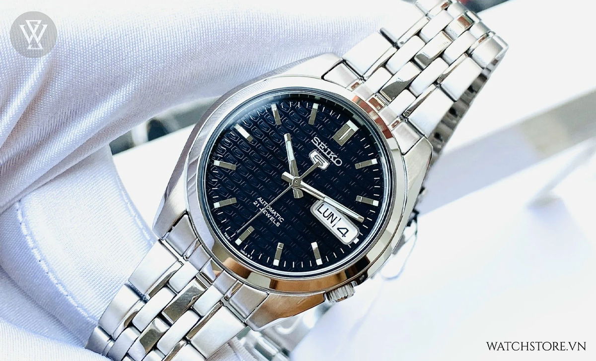 Top đồng hồ nam được ưa chuộng nhất - không mua thì phí 5 seiko 5 562182510 1128500020