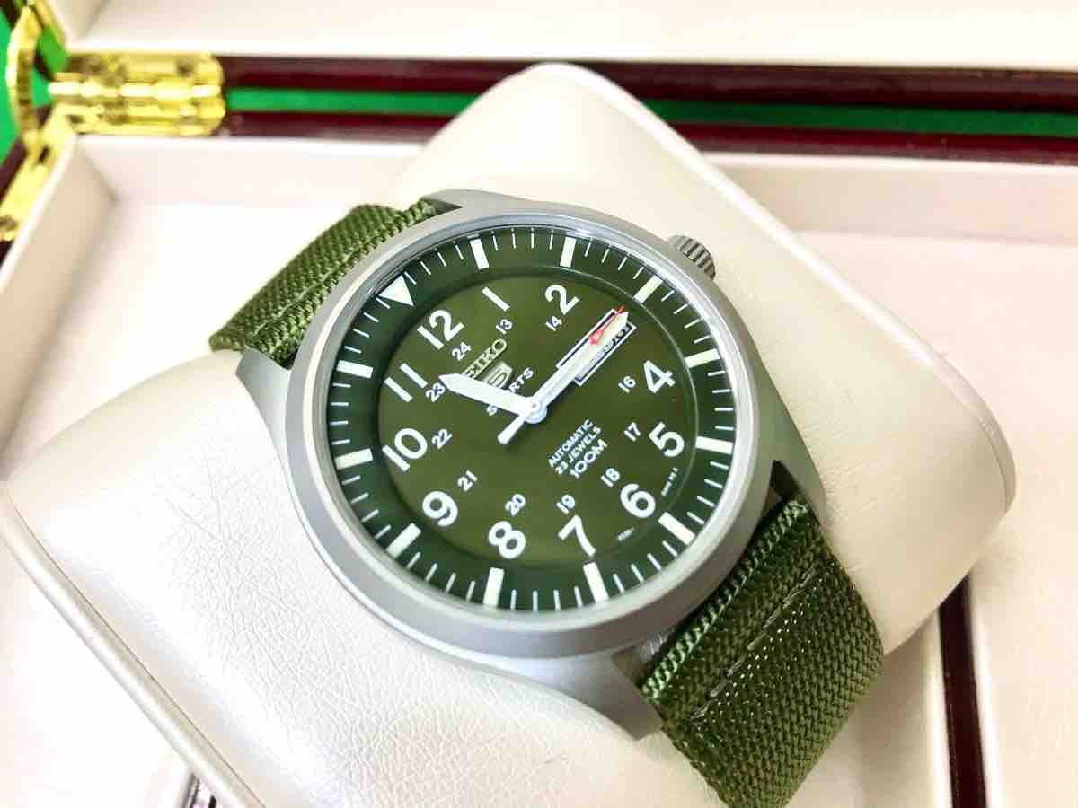 Nên mua Seiko 5 quân đội 42mm hay Seiko 37mm? - Ảnh 2