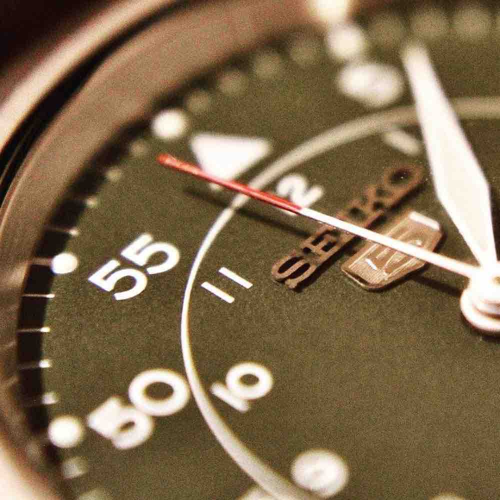 Nên mua Seiko 5 quân đội 42mm hay Seiko 37mm? - Ảnh 3
