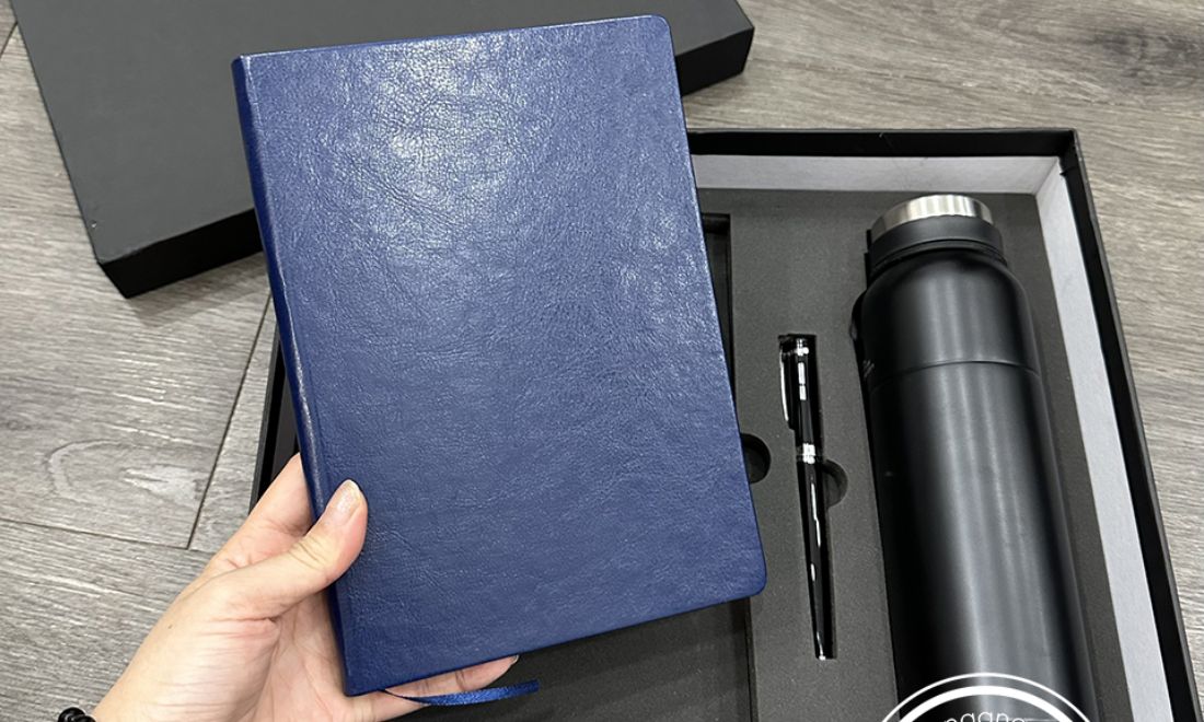 Set sổ tay, bình giữ nhiệt và bút ký