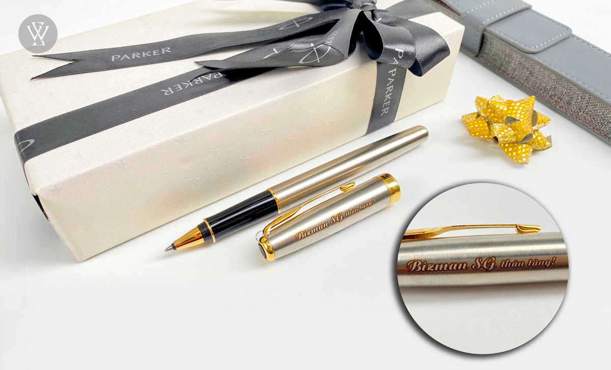 TOP 6+ quà tặng nhỏ xinh giá rẻ phù hợp nhất mọi đối tượng 4 Tặng bút máy khắc chữ