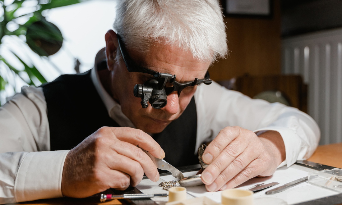 Cỗ máy thời gian bị vào nước có thể sửa dễ dàng tại nhà