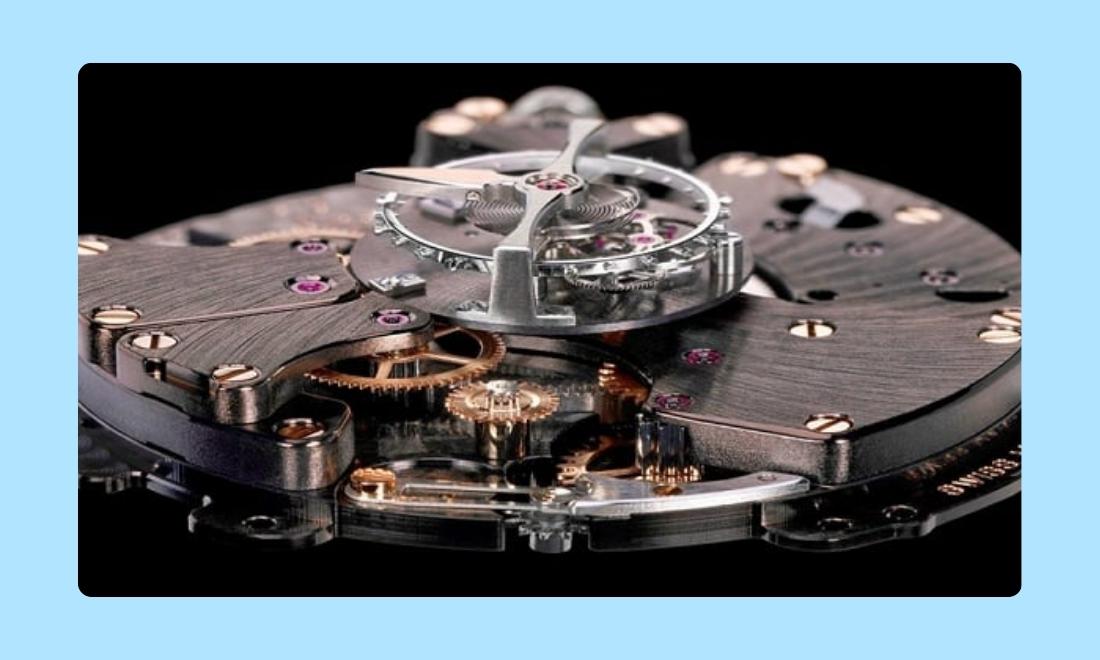 Power reserve là gì? Khám phá chức năng trữ cót ở đồng hồ cơ 2 Dây cót tích năng lượng và truyền động qua hệ bánh răng