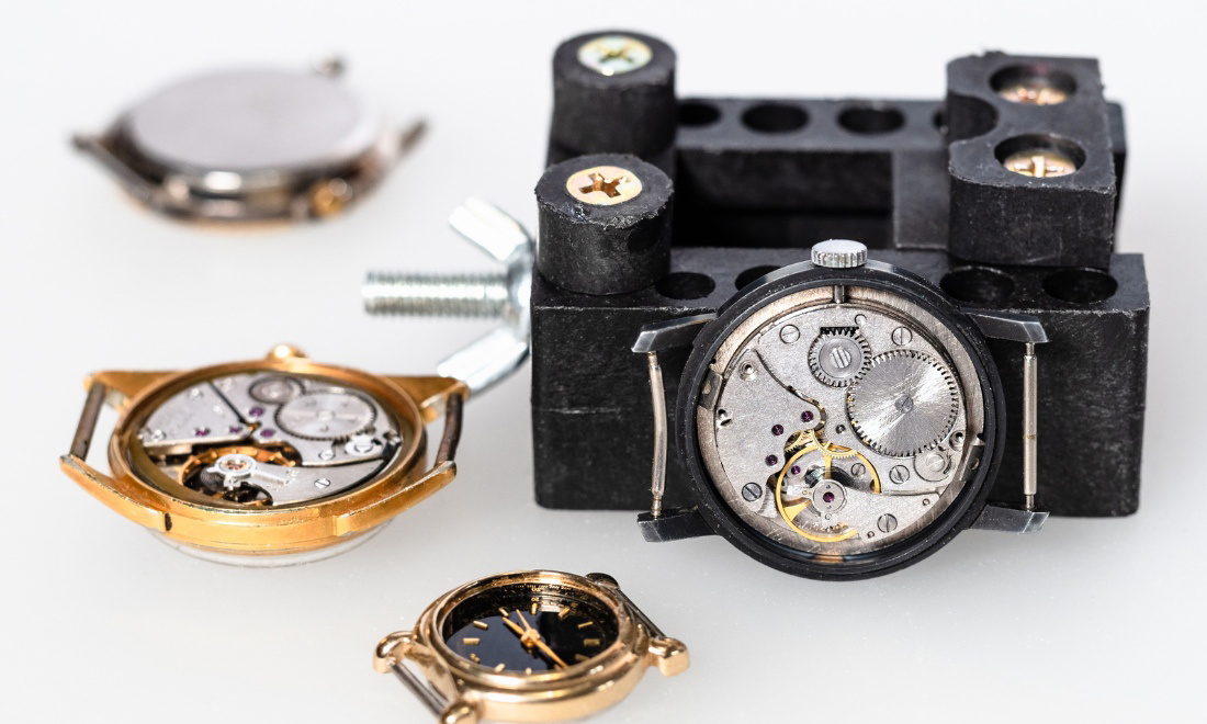 Đồng hồ cơ cần nạp năng lượng thường xuyên để có thể hoạt động