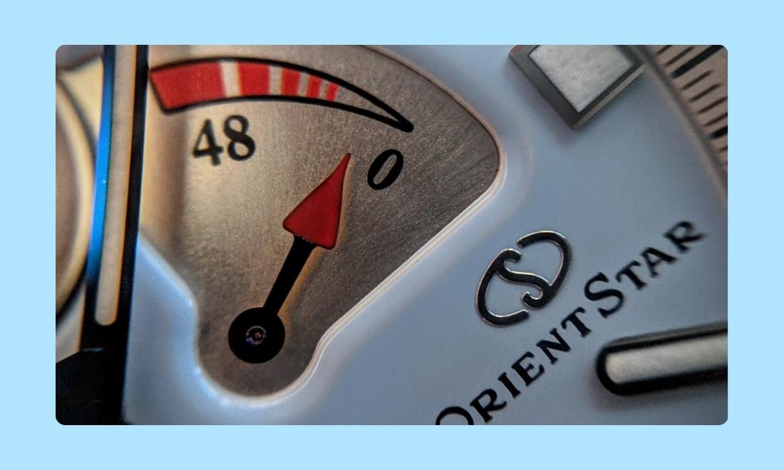 Power reserve là gì? Khám phá chức năng trữ cót ở đồng hồ cơ 1 Power reserve là mức năng lượng dự trữ trên đồng hồ cơ