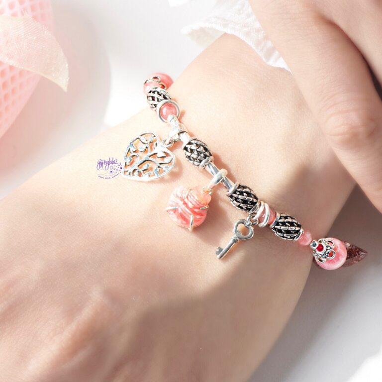 Vòng đeo tay là gì? Giải mã những điều thú vị xoay quanh món phụ kiện này