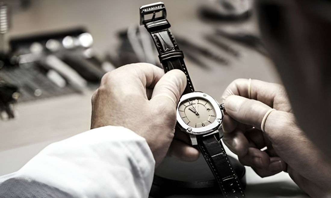 Cách chăm sóc và bảo dưỡng đồng hồ tại nhà đúng chuẩn 4 Nhận biết đồng hồ hồ cần được bảo dưỡng