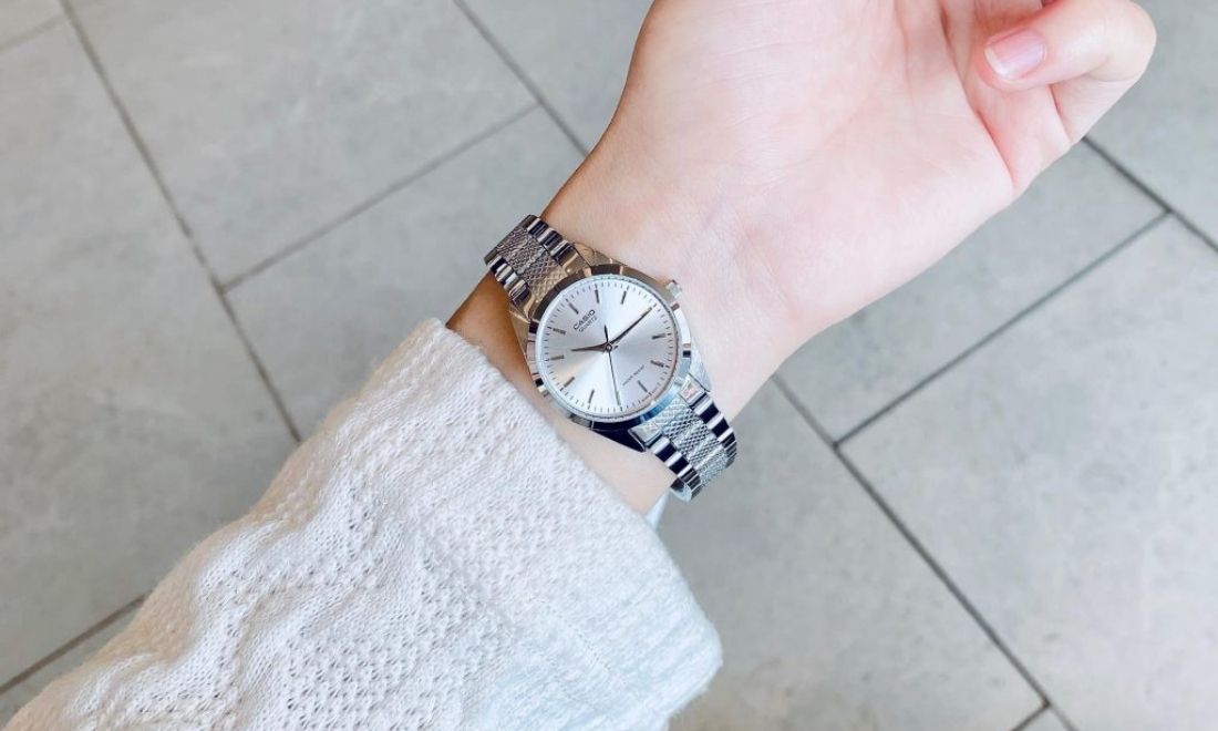 Cập nhật top 10 mẫu đồng hồ nữ bán chạy nhất tháng 10/2025 1 Casio LTP-1274D-7ADF với vẻ đẹp giản dị