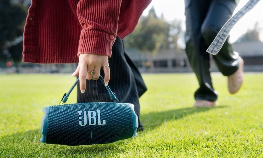 Loa JBL 4 Loa charge với âm thanh mạnh mẽ