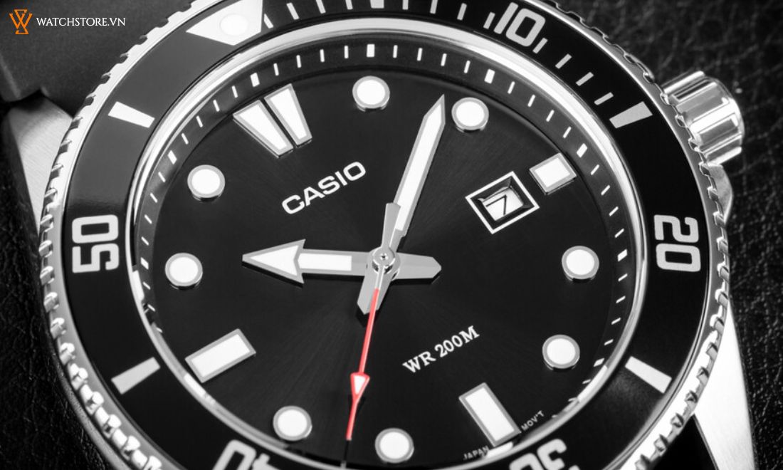 Săn lùng Casio Rolex Submariner giá mềm khiến dân chơi phát sốt 5 Thiết kế vỏ đồng hồ