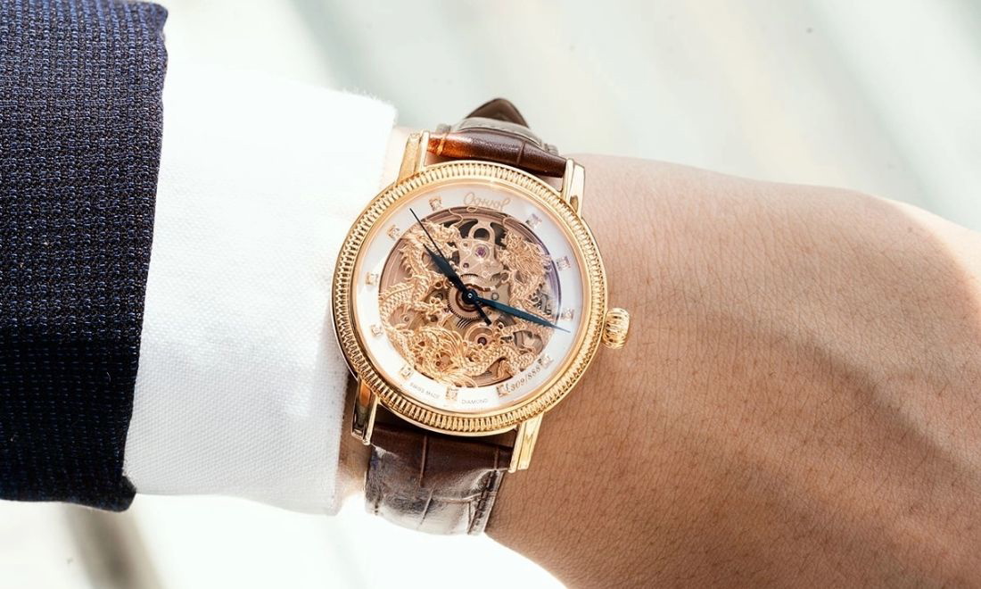 Mặt rồng chạm khắc thủ công