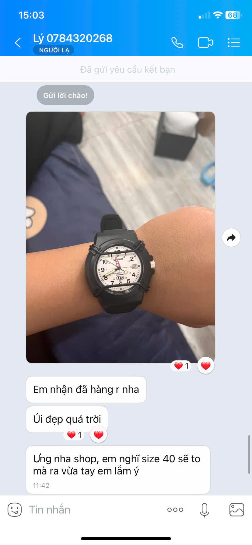 khach hang mua hang tai watchstore 1