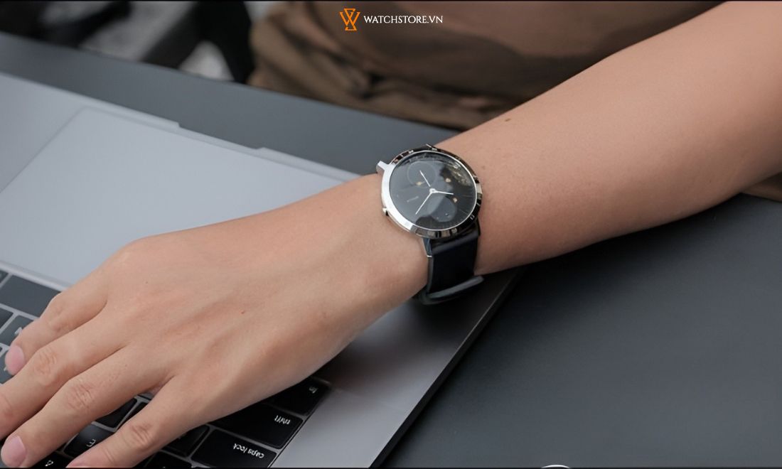 Đồng hồ vừa cơ vừa pin (hybrid watch)? Có những loại nào trên thị trường 7 nen mua dong ho co pin khong