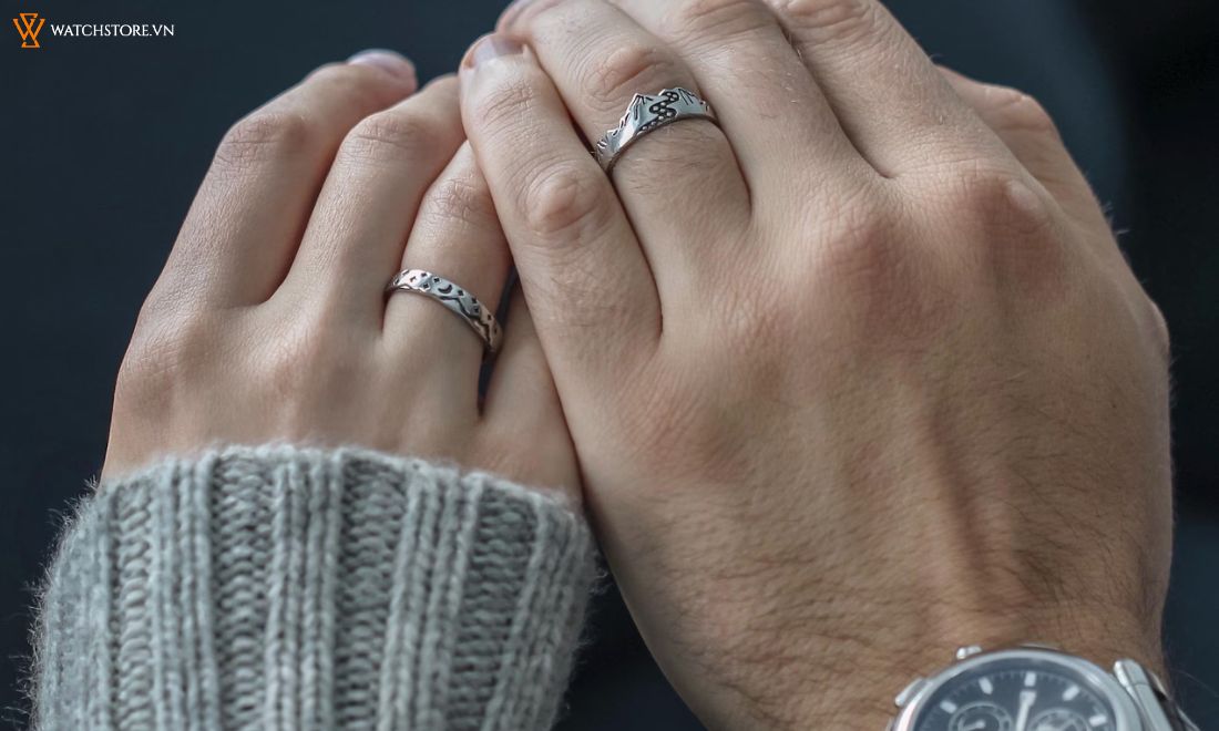 Sự khác biệt giữa tay trái và tay phải trong ý nghĩa đeo nhẫn