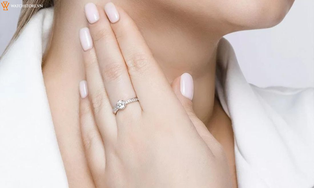 Ý nghĩa đeo nhẫn ngón giữa